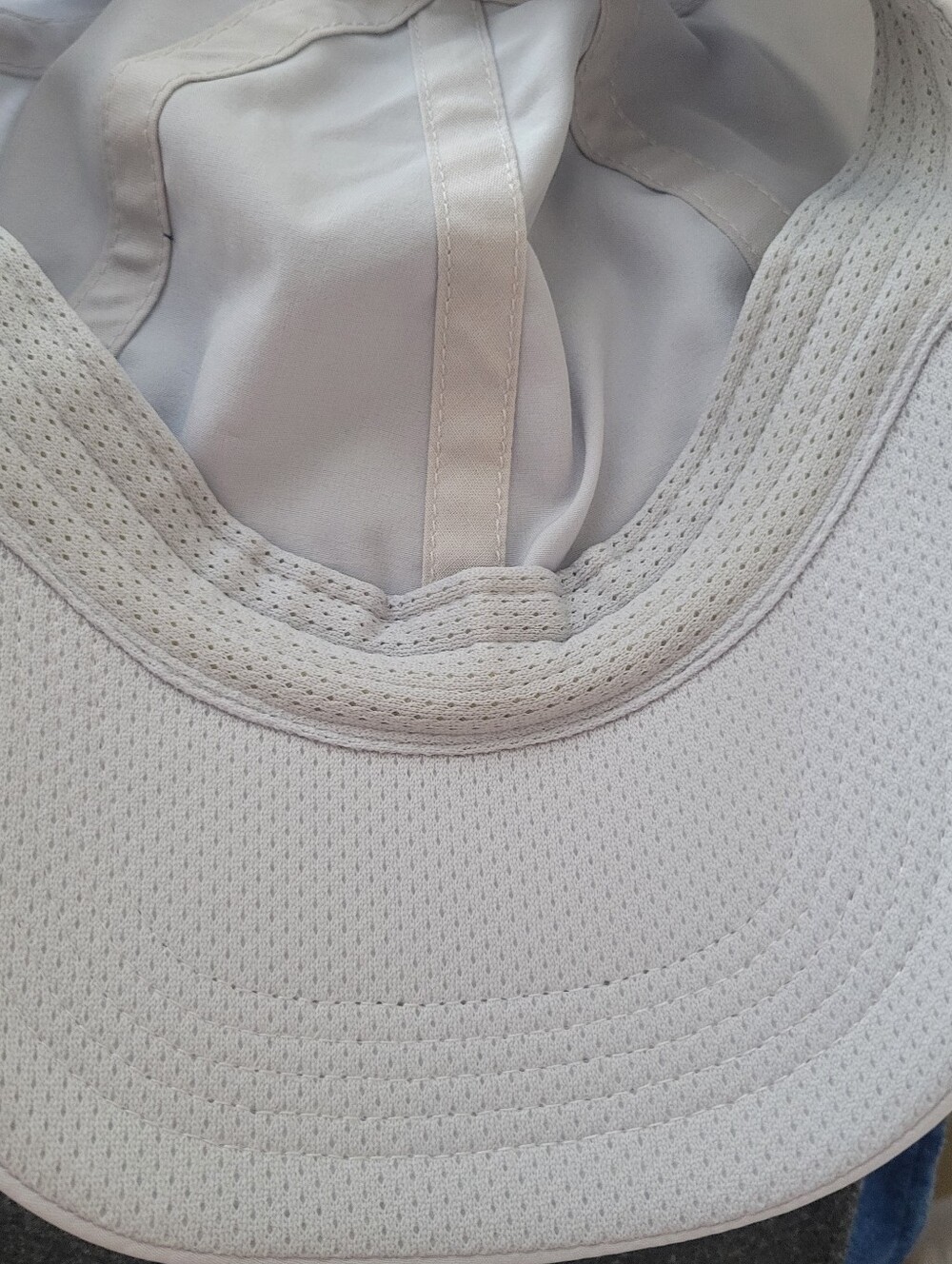 Apana | Light Gray Hat with Ventilated Brim Elastic Ponytail Slot - Picture 5 of 12
